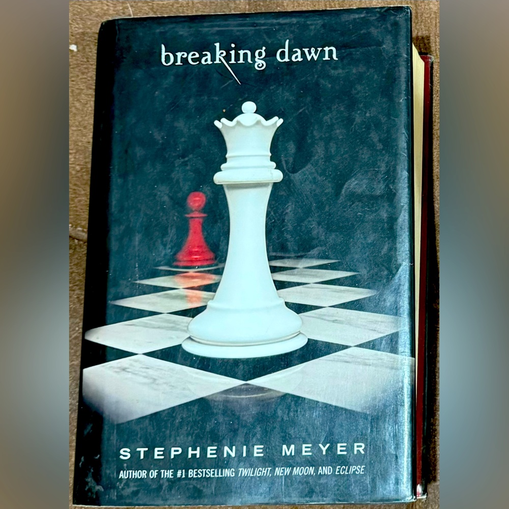 ❤️GREAT CONDITION❤️BREAKING DAWN❤️FOURTH BOOK OF THE TWILIGHT SAGA AND THE FINAL